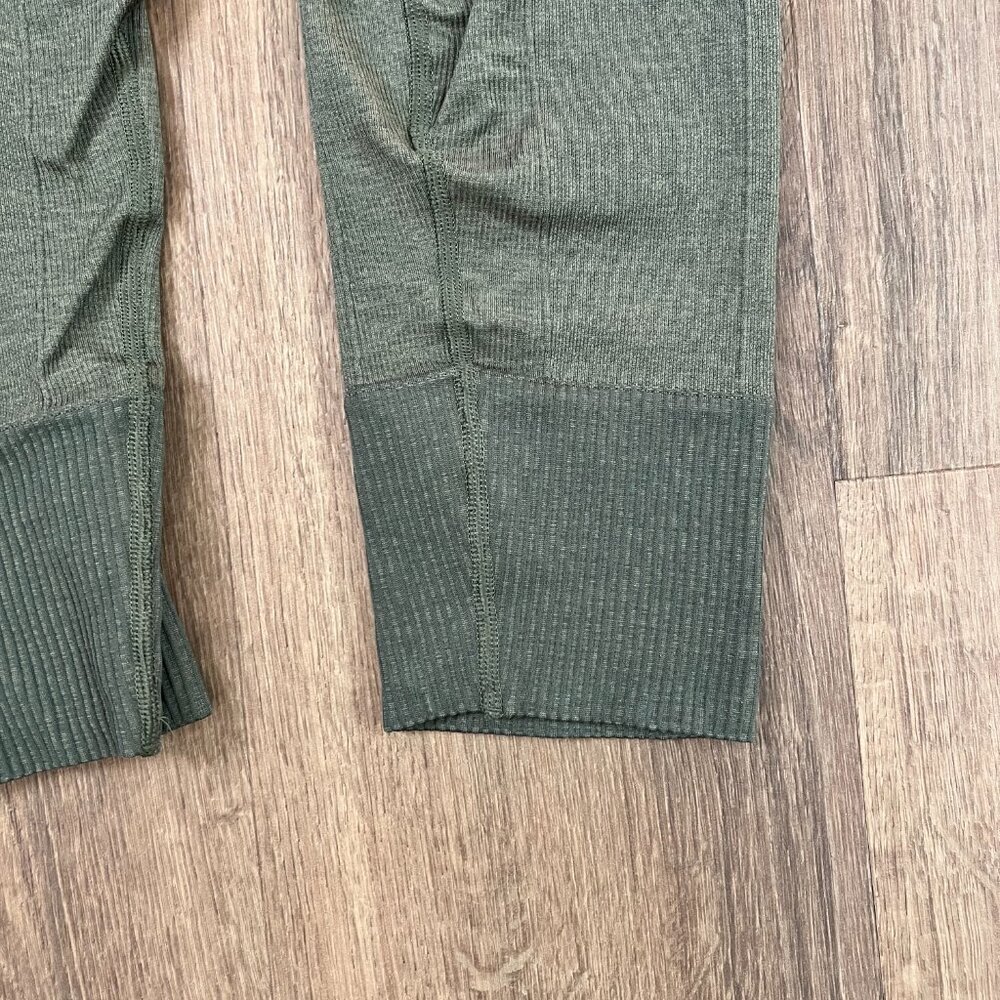 Lululemon Q5 Compression Leggings Olive Green Sz 4 - Picture 8 of 14